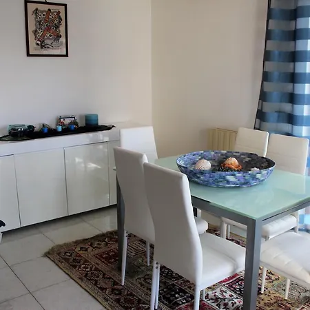 Aussie Dream House *